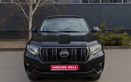 Toyota Land Cruiser Prado 150 рестайлинг 2, 2021 год, 7 000 000 рублей, 3 фотография