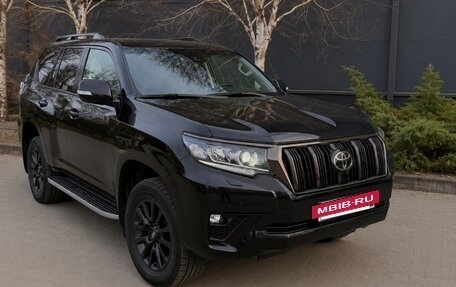 Toyota Land Cruiser Prado 150 рестайлинг 2, 2021 год, 7 000 000 рублей, 2 фотография