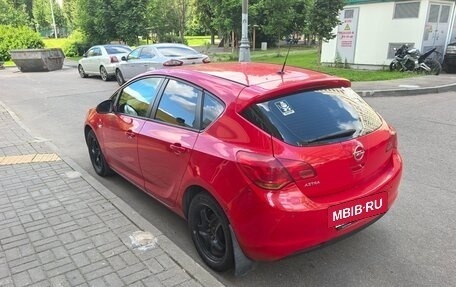 Opel Astra J, 2011 год, 600 000 рублей, 4 фотография
