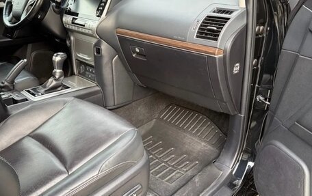 Toyota Land Cruiser Prado 150 рестайлинг 2, 2021 год, 7 000 000 рублей, 12 фотография