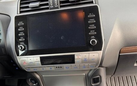 Toyota Land Cruiser Prado 150 рестайлинг 2, 2021 год, 7 000 000 рублей, 9 фотография