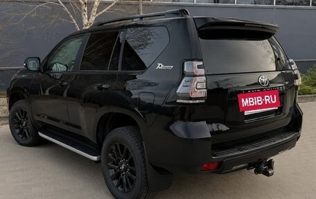Toyota Land Cruiser Prado 150 рестайлинг 2, 2021 год, 7 000 000 рублей, 4 фотография
