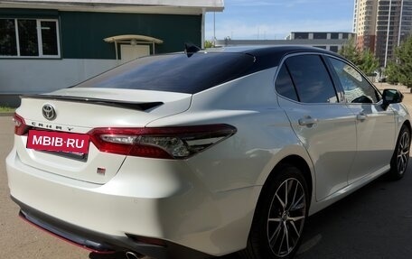 Toyota Camry, 2021 год, 3 350 000 рублей, 4 фотография