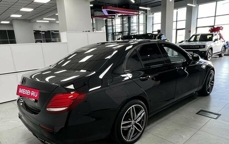 Mercedes-Benz E-Класс, 2017 год, 2 100 000 рублей, 3 фотография