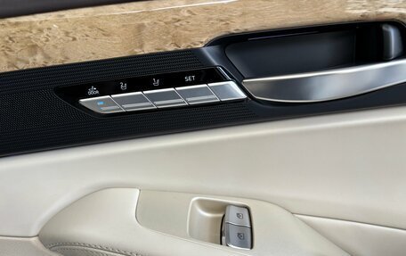 Genesis G90 I рестайлинг, 2018 год, 3 090 000 рублей, 24 фотография