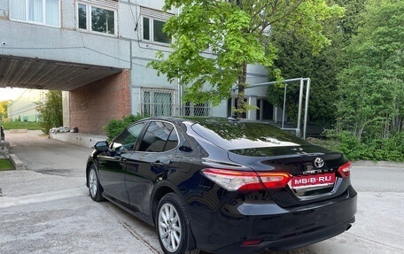 Toyota Camry, 2021 год, 2 950 000 рублей, 1 фотография