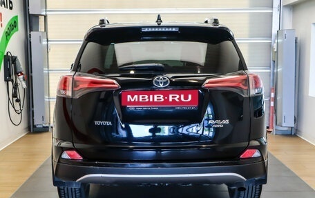 Toyota RAV4, 2018 год, 1 990 000 рублей, 6 фотография