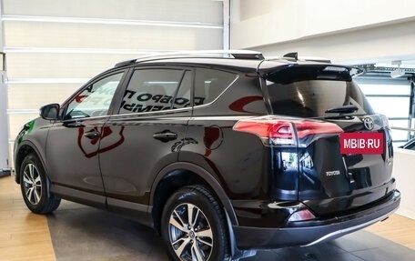 Toyota RAV4, 2018 год, 1 990 000 рублей, 7 фотография