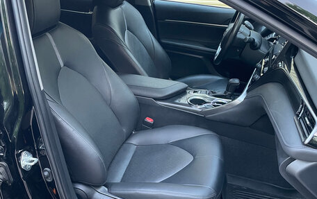 Toyota Camry, 2021 год, 2 950 000 рублей, 8 фотография