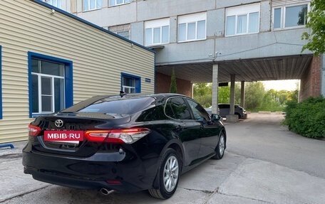 Toyota Camry, 2021 год, 2 950 000 рублей, 2 фотография
