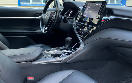 Toyota Camry, 2021 год, 2 950 000 рублей, 10 фотография