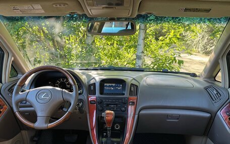 Lexus RX IV рестайлинг, 2001 год, 685 000 рублей, 9 фотография