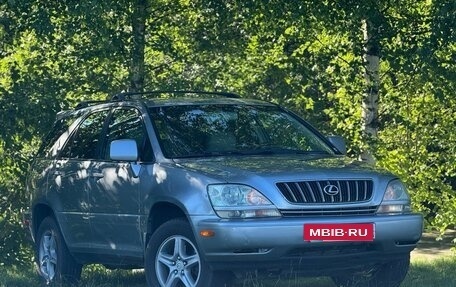 Lexus RX IV рестайлинг, 2001 год, 685 000 рублей, 3 фотография