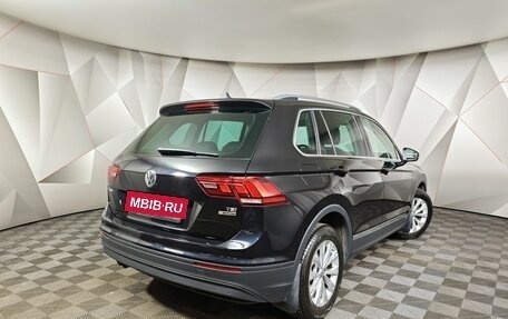 Volkswagen Tiguan II, 2017 год, 1 943 000 рублей, 2 фотография