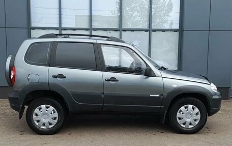 Chevrolet Niva I рестайлинг, 2011 год, 460 000 рублей, 6 фотография