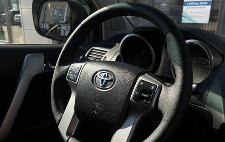 Toyota Land Cruiser Prado 150 рестайлинг 2, 2016 год, 3 200 000 рублей, 23 фотография