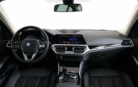 BMW 3 серия, 2021 год, 3 620 000 рублей, 15 фотография