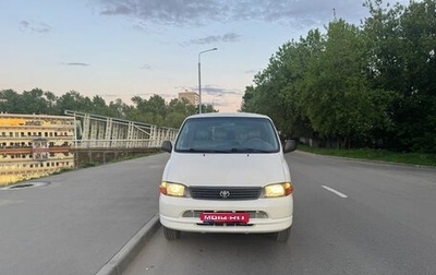 Toyota HiAce, 2002 год, 899 000 рублей, 1 фотография