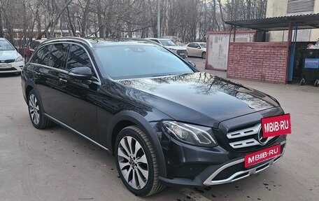 Mercedes-Benz E-Класс, 2018 год, 2 700 000 рублей, 6 фотография