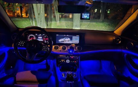 Mercedes-Benz E-Класс, 2018 год, 2 700 000 рублей, 17 фотография