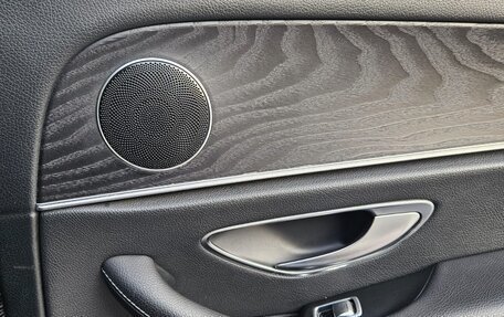 Mercedes-Benz E-Класс, 2018 год, 2 700 000 рублей, 22 фотография
