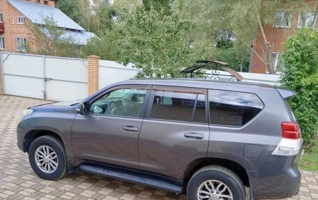Toyota Land Cruiser Prado 150 рестайлинг 2, 2011 год, 2 300 000 рублей, 2 фотография