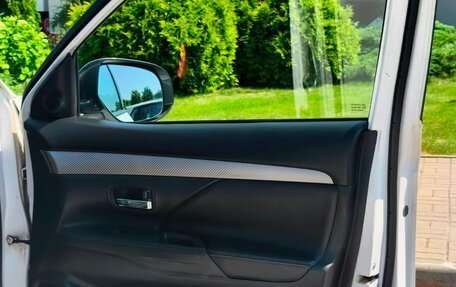 Mitsubishi Outlander III рестайлинг 3, 2013 год, 1 450 000 рублей, 13 фотография