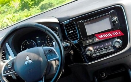 Mitsubishi Outlander III рестайлинг 3, 2013 год, 1 450 000 рублей, 9 фотография