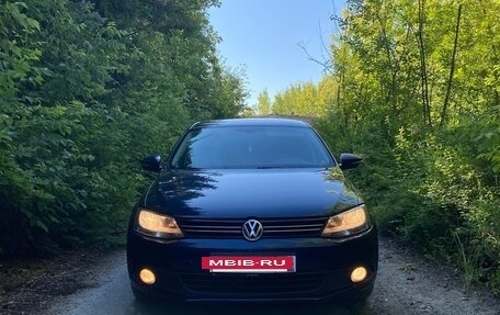 Volkswagen Jetta VI, 2011 год, 830 000 рублей, 4 фотография