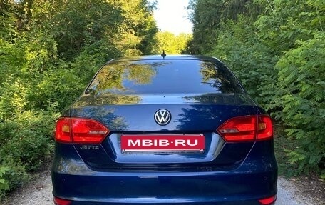 Volkswagen Jetta VI, 2011 год, 830 000 рублей, 5 фотография