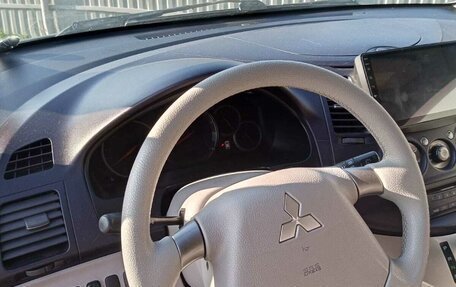 Mitsubishi Grandis, 2004 год, 567 000 рублей, 9 фотография