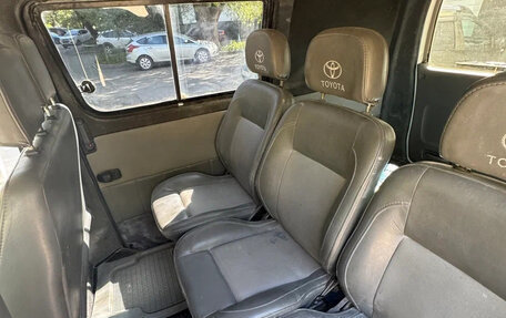 Toyota HiAce, 2002 год, 899 000 рублей, 11 фотография