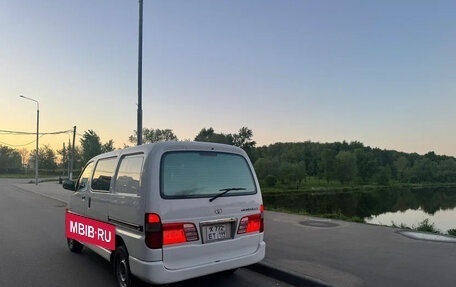 Toyota HiAce, 2002 год, 899 000 рублей, 5 фотография