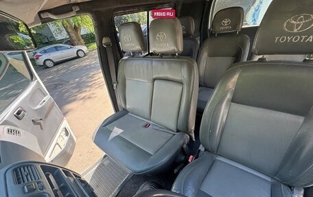 Toyota HiAce, 2002 год, 899 000 рублей, 10 фотография