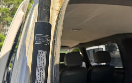 Toyota HiAce, 2002 год, 899 000 рублей, 14 фотография