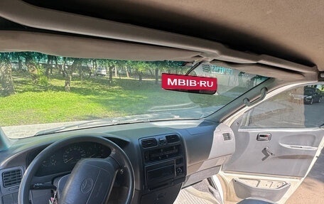 Toyota HiAce, 2002 год, 899 000 рублей, 17 фотография
