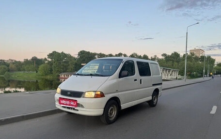 Toyota HiAce, 2002 год, 899 000 рублей, 25 фотография