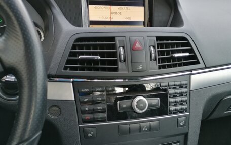 Mercedes-Benz E-Класс, 2010 год, 1 300 000 рублей, 4 фотография