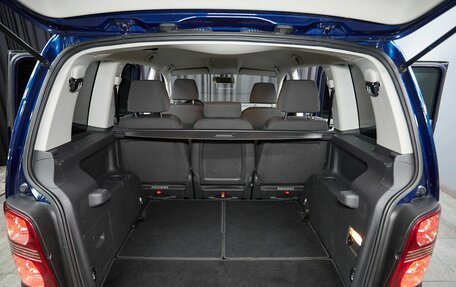 Volkswagen Touran III, 2007 год, 950 000 рублей, 18 фотография