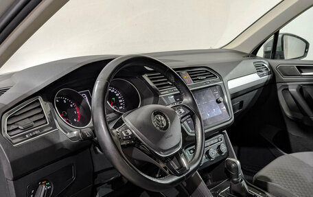 Volkswagen Tiguan II, 2019 год, 2 130 000 рублей, 15 фотография