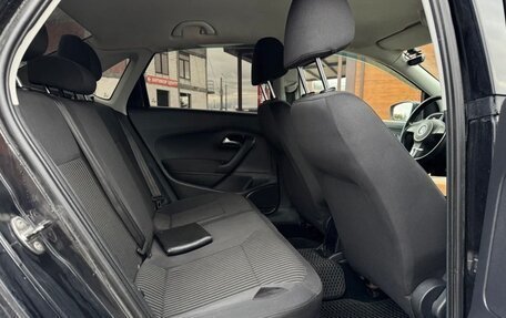 Volkswagen Polo VI (EU Market), 2011 год, 500 000 рублей, 17 фотография