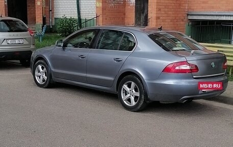Skoda Superb III рестайлинг, 2011 год, 800 000 рублей, 3 фотография