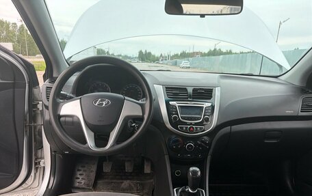 Hyundai Solaris II рестайлинг, 2011 год, 770 000 рублей, 5 фотография