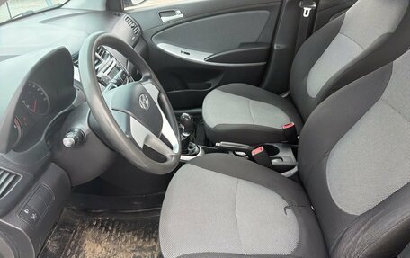 Hyundai Solaris II рестайлинг, 2011 год, 770 000 рублей, 6 фотография