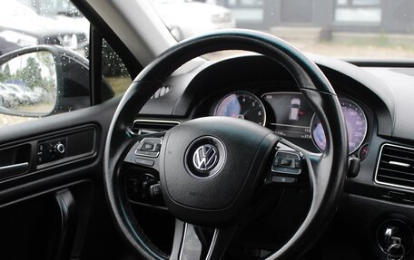 Volkswagen Touareg III, 2011 год, 1 900 000 рублей, 6 фотография