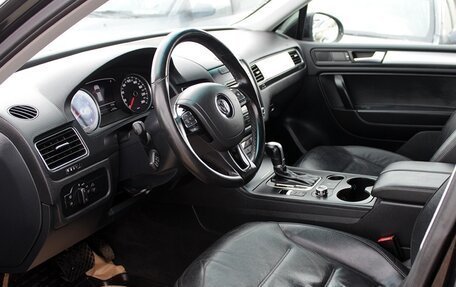 Volkswagen Touareg III, 2011 год, 1 900 000 рублей, 5 фотография