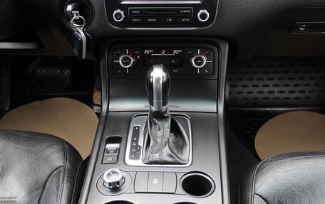 Volkswagen Touareg III, 2011 год, 1 900 000 рублей, 9 фотография