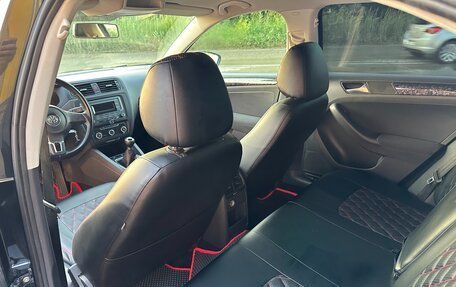 Volkswagen Jetta VI, 2012 год, 900 000 рублей, 11 фотография