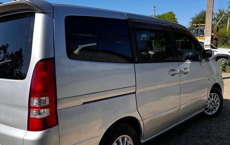 Nissan Serena II, 2002 год, 580 000 рублей, 3 фотография