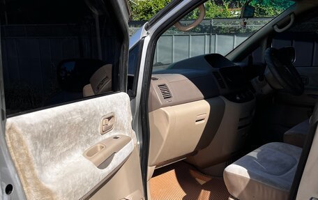 Nissan Serena II, 2002 год, 580 000 рублей, 11 фотография